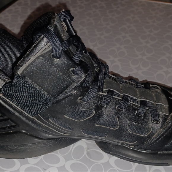 Derrick Rose all flights canceled Adidas - Picture 5 of 11